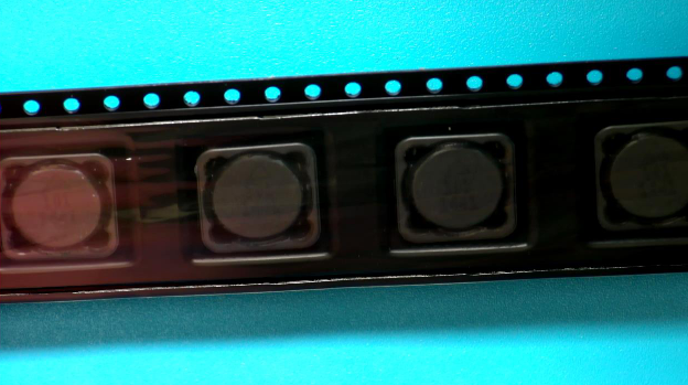 B82477G4104M000 EPCOS / TDK FIXED IND 100UH 1.7A 165MOHM SMD