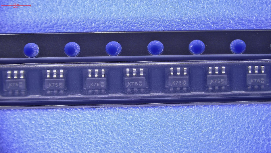 BAS70BRW-7-F Diodes Incorporated DIODE ARRAY SCHOTTKY 70V SOT363