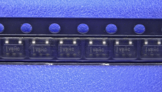 TLV271CDBVR Texas Instruments TLV27x Family of 550-µA/Ch, 3-MHz, Rail-to-Rail Output Operational Amplifiers