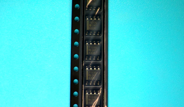TPS7133QDR Texas Instruments 	IC REG LINEAR 3.3V 500MA 8SOIC