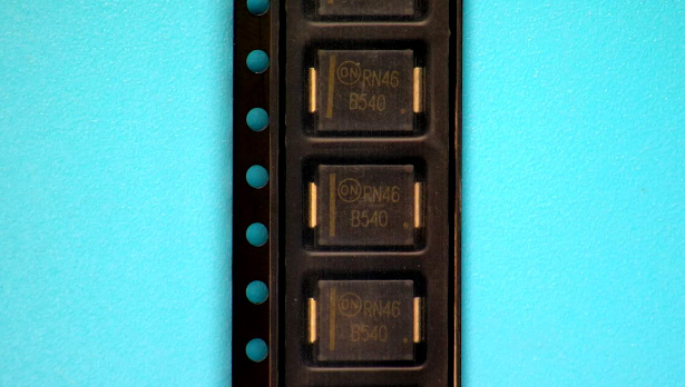 MBRS540T3G onsemi DIODE SCHOTTKY 40V 5A SMC