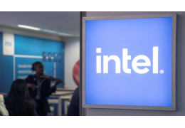 Intel приостанавливает найм в подразделениях PC Desktop и Naptop Chips