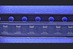 22003015-BZX284-C6V8