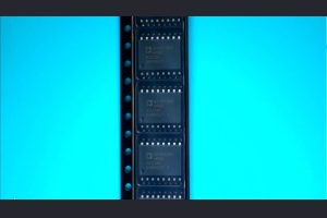 404074-ADUM1300ARWZ-RL