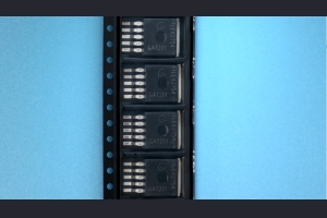 TLE42754GATMA1